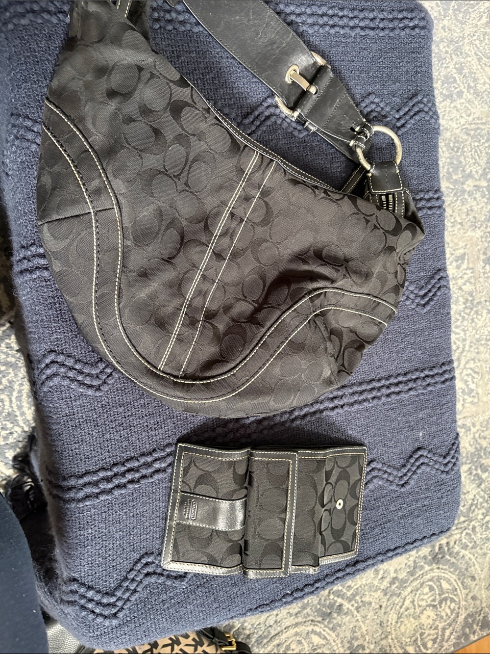 Coach Black Signature Jacquard Hobo Bag with Contrast Stitching and small Wallet - Picture 7 of 7